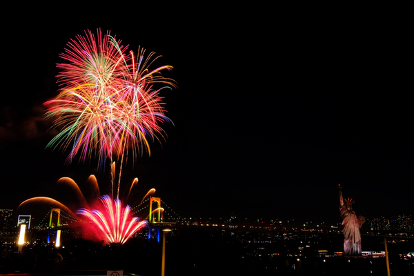 Tokyo Odaiba Rainbow Fireworks